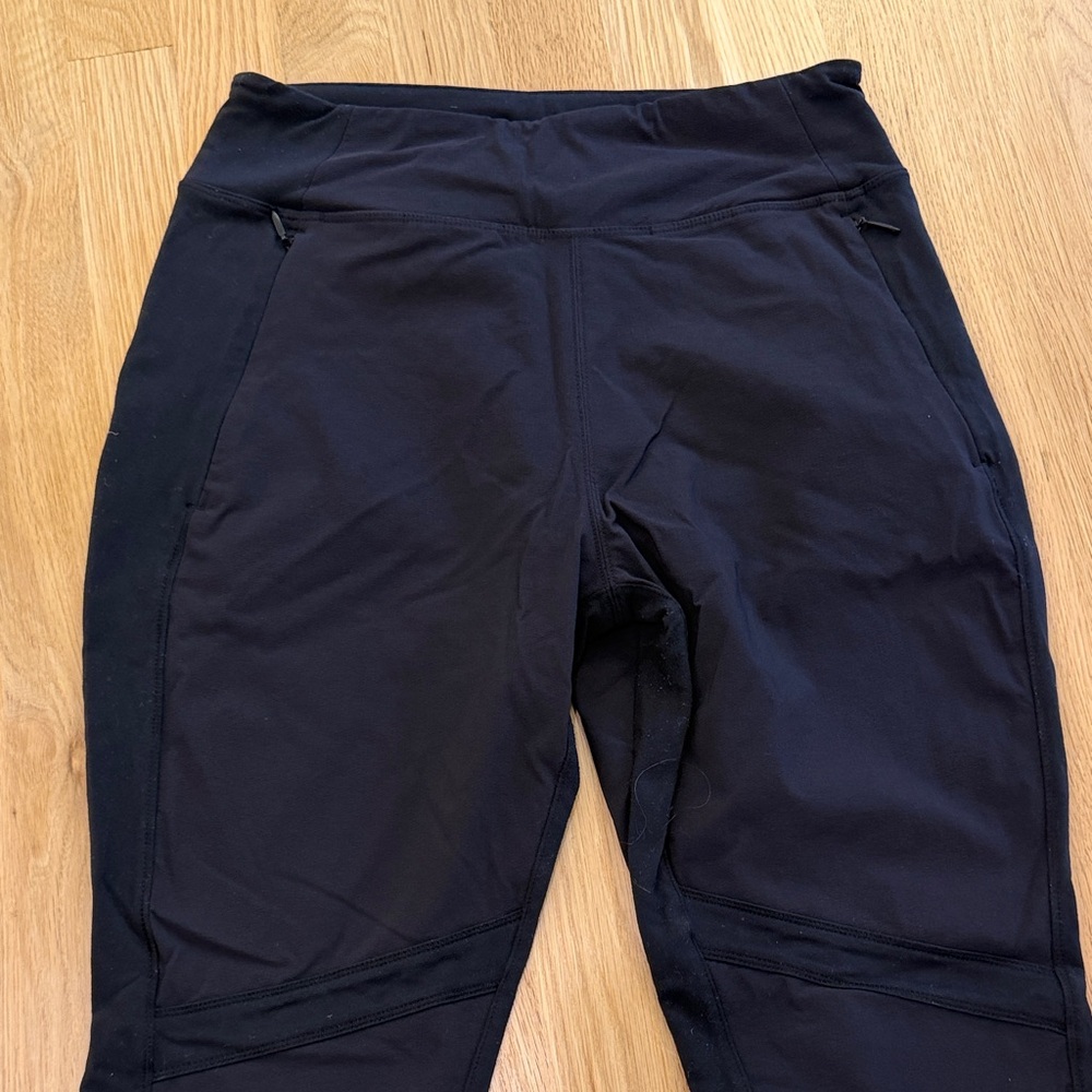 Woman’s Athleta Black Activewear Leggings Pants Size 8 - Picture 2 of 6
